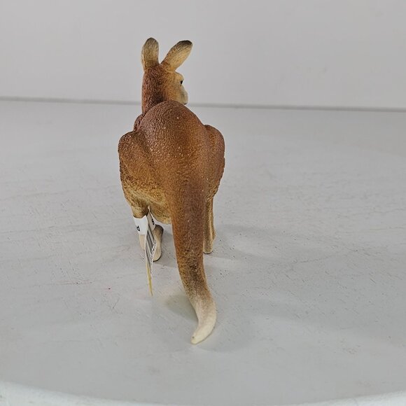 Schleich Kangaroo Mom With Joey Figurine #14756 - Picture 4 of 10